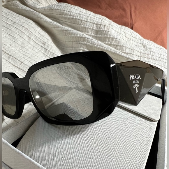 Prada Sunglasses with Mirrored Lenses - Picture 4 of 13